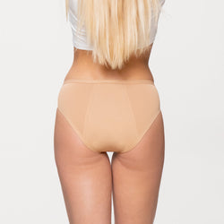 Menstruationsunterwäsche LUCA beige karamell strong von hinten getragen seamless
